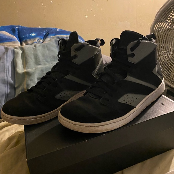 Jordan Flight Legend - Picture 2 of 8